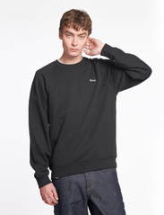 Penfield - Penfield Badge Sweatshirt - sportiska stila džemperi - black - 2