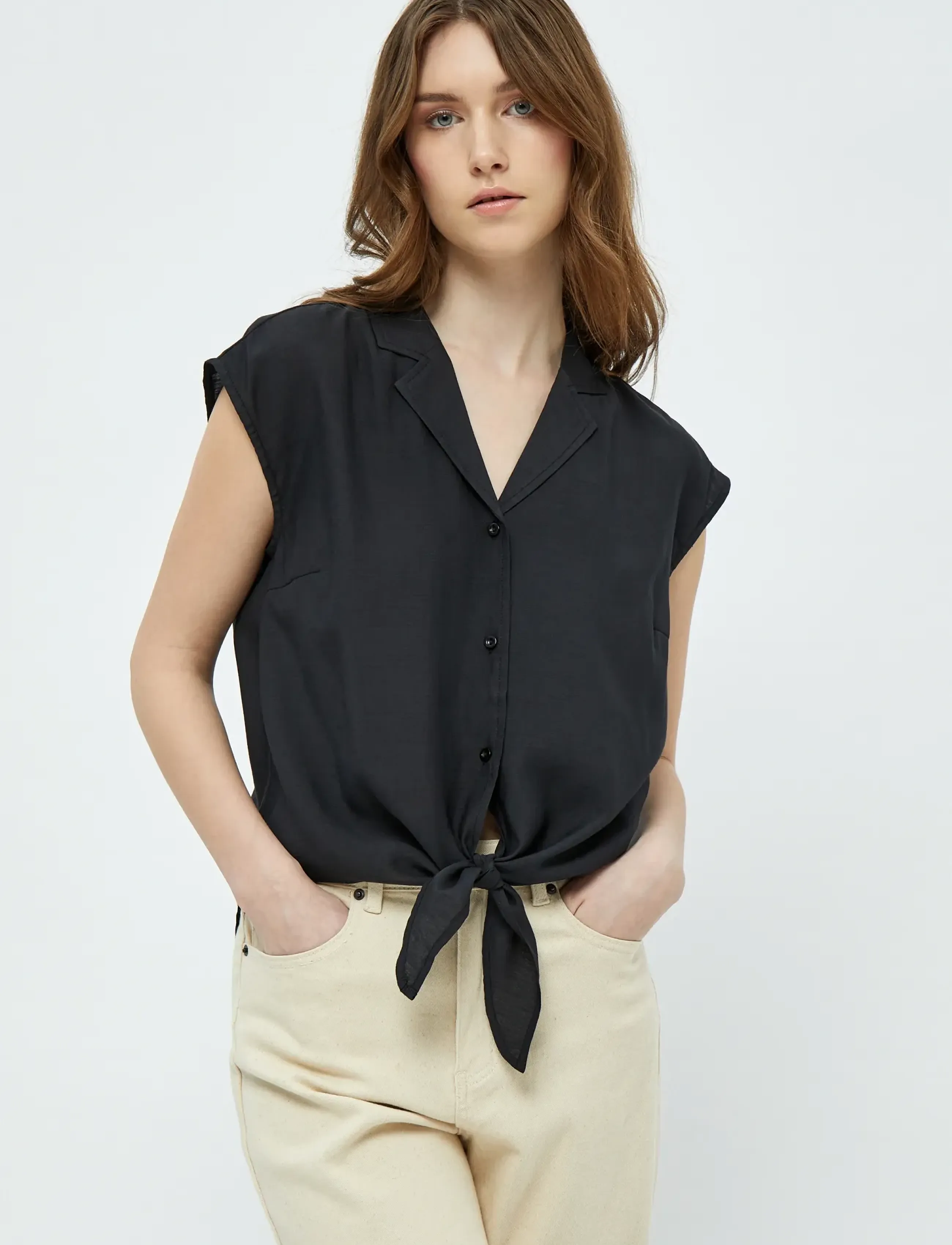 Peppercorn - PCNaline Sleeveless Shirt - kortärmade skjortor - sort - 0