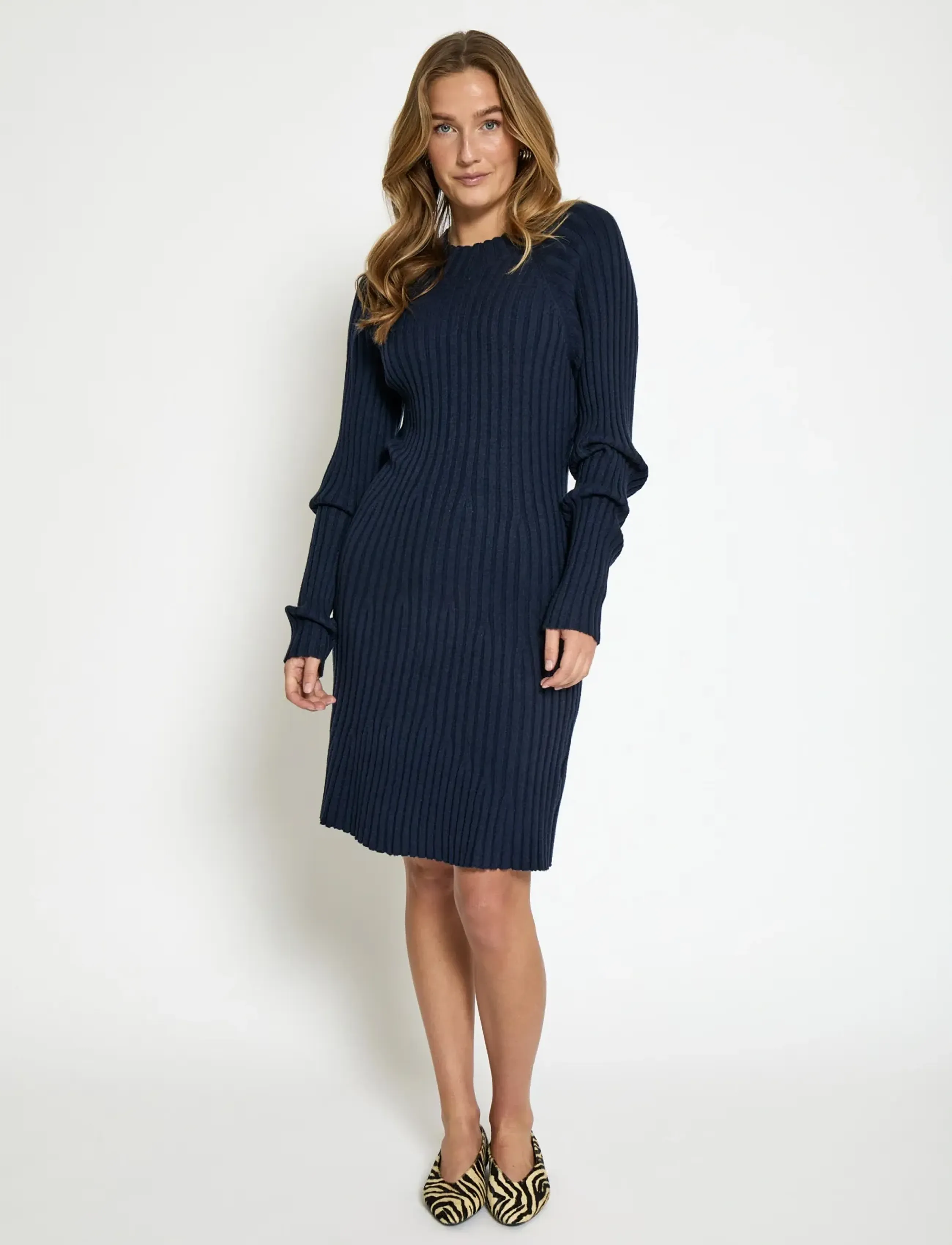 Peppercorn PCAnna Rib Over Knee Dress - Midi kjoler - BLACK IRIS / navy