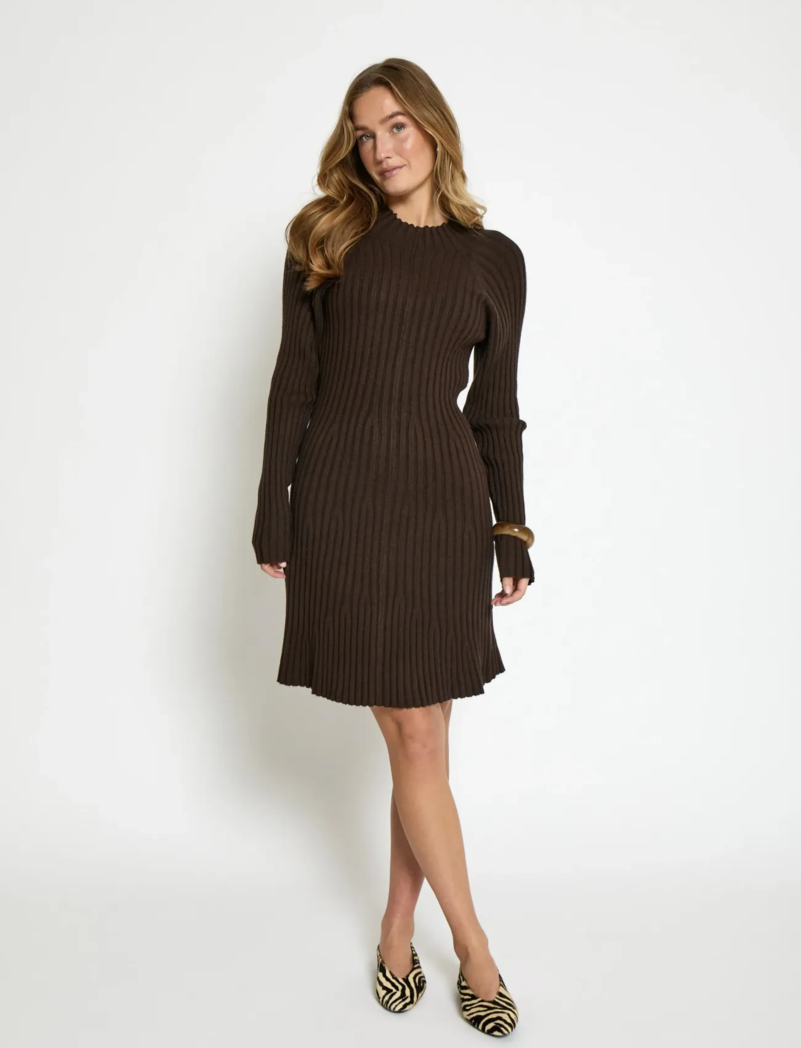 Peppercorn - PCAnna Rib Over Knee Dress - coffee bean brown - 3