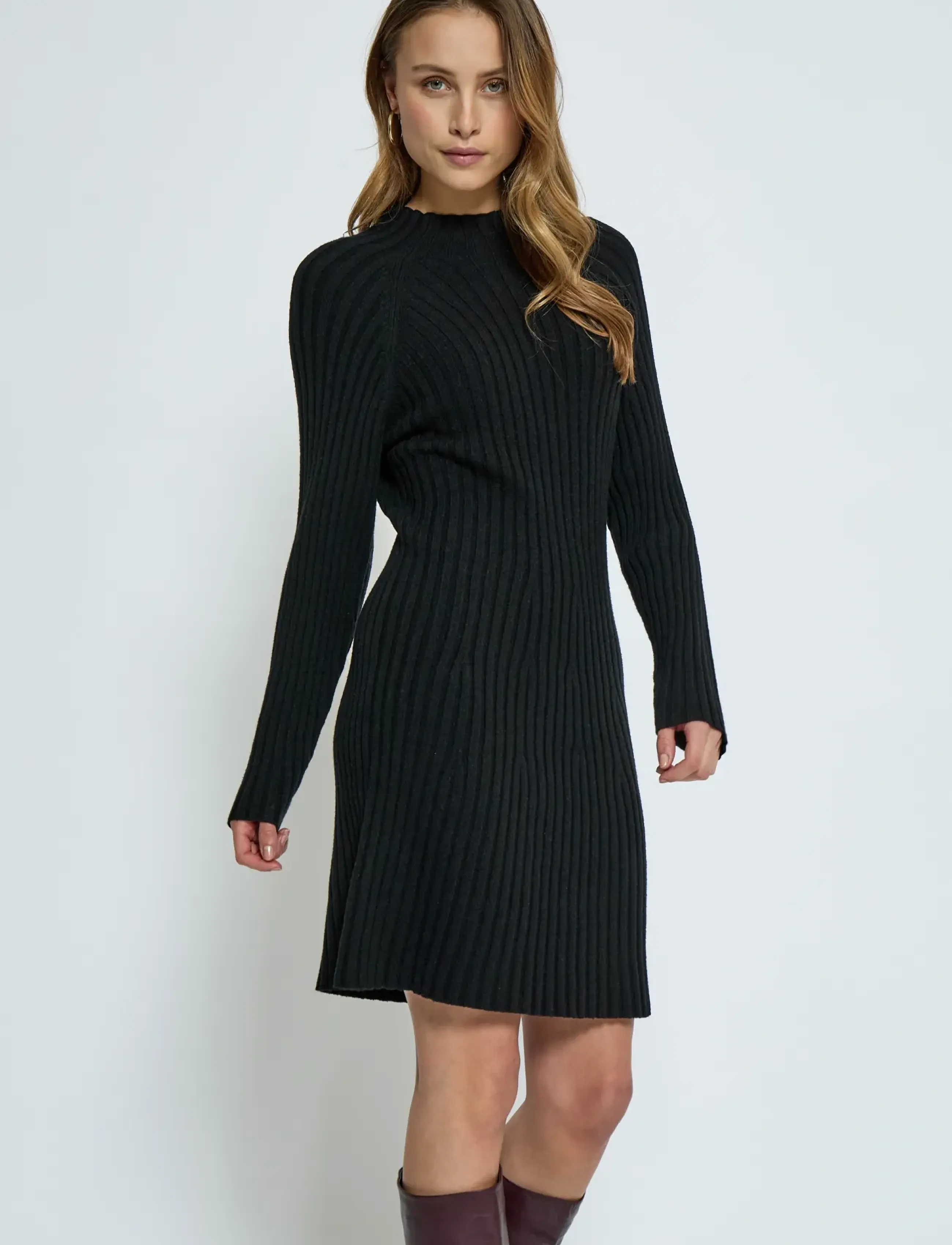 Peppercorn PCAnna Rib Over Knee Dress - Strickkleider - SORT / black