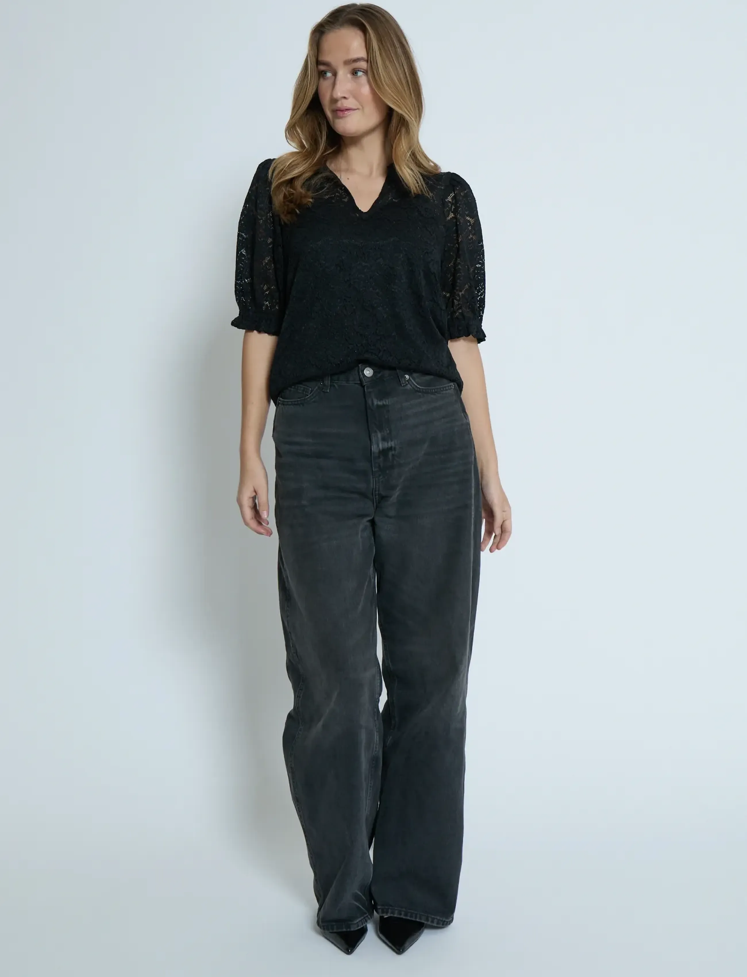 Peppercorn - PCKaroline Lace Blouse - kurzärmelige blusen - sort - 3