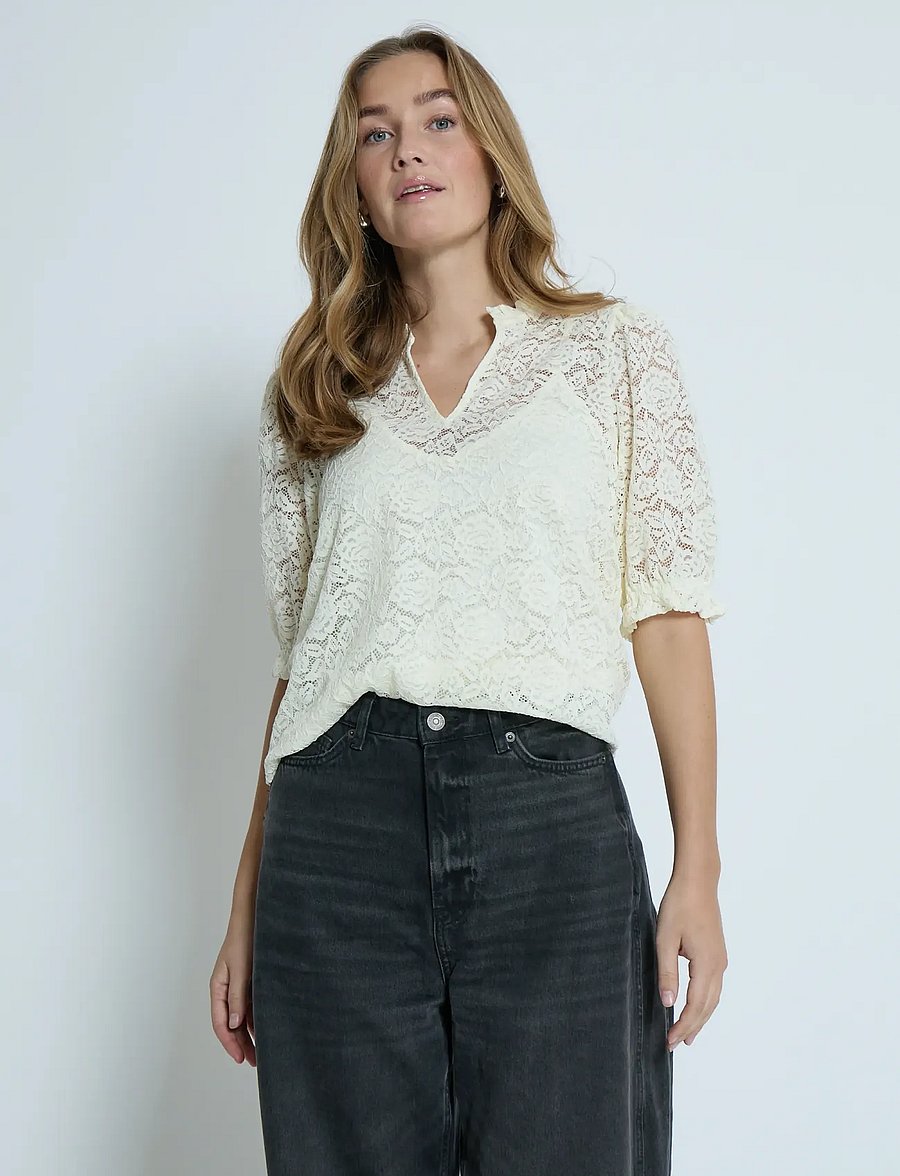 Peppercorn - PCKaroline Lace Blouse - kurzärmelige blusen - white peony - 0