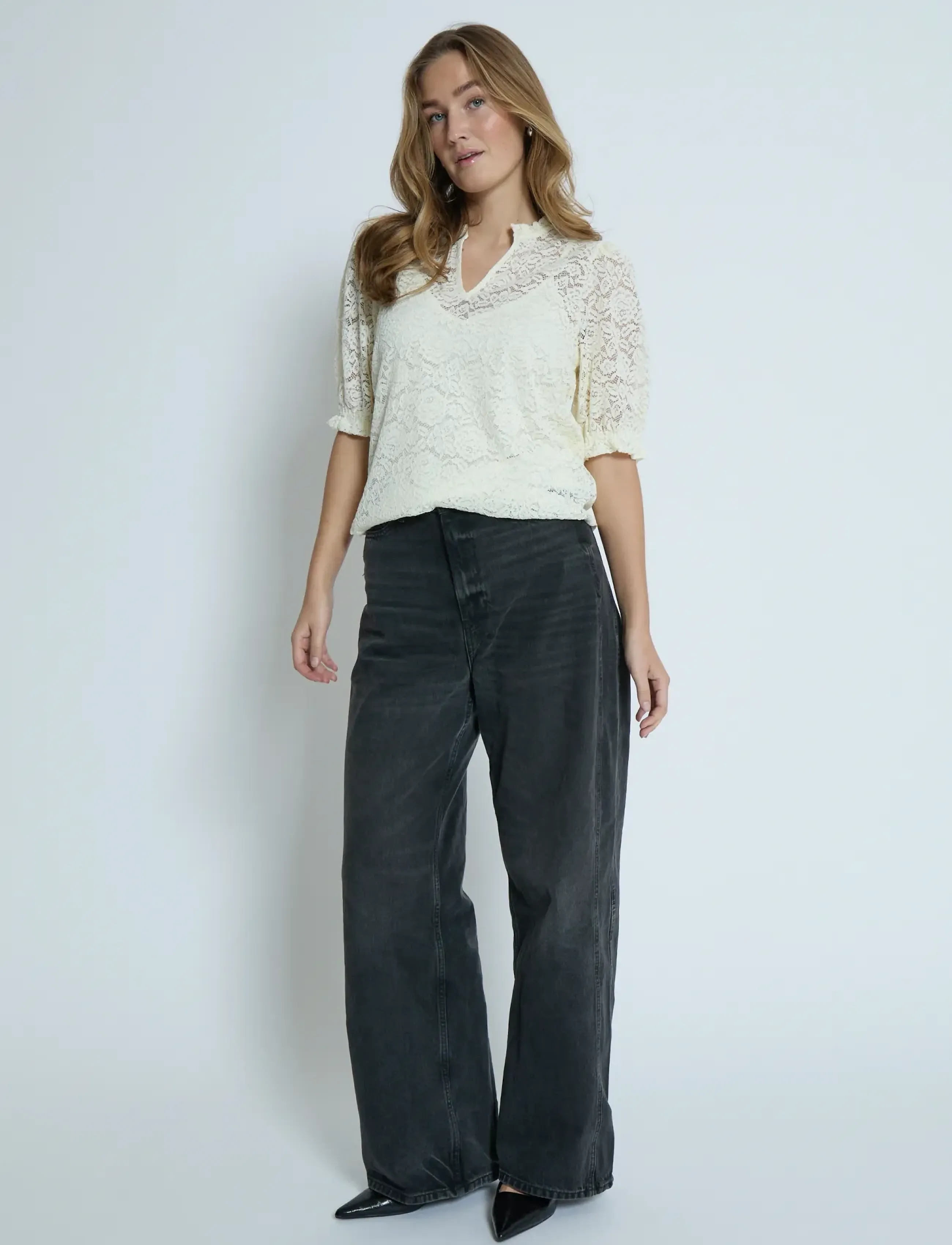Peppercorn - PCKaroline Lace Blouse - kurzärmelige blusen - white peony - 3