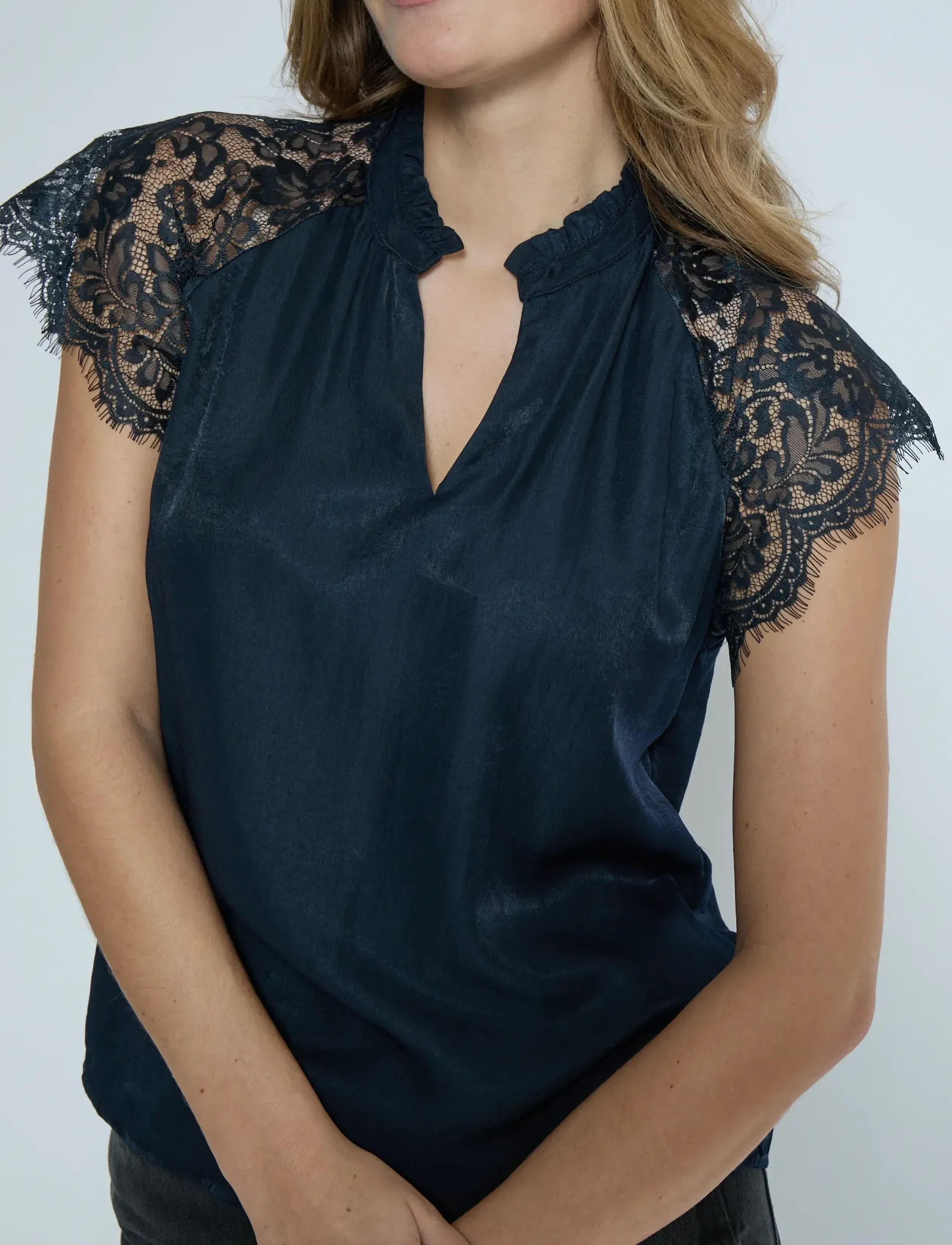 Peppercorn - PCKia Top - kortärmade blusar - navy - 5
