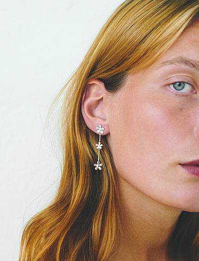 Pernille Corydon Wild Poppy Earrings length 48 mm - Örhängen - GOLD / gold