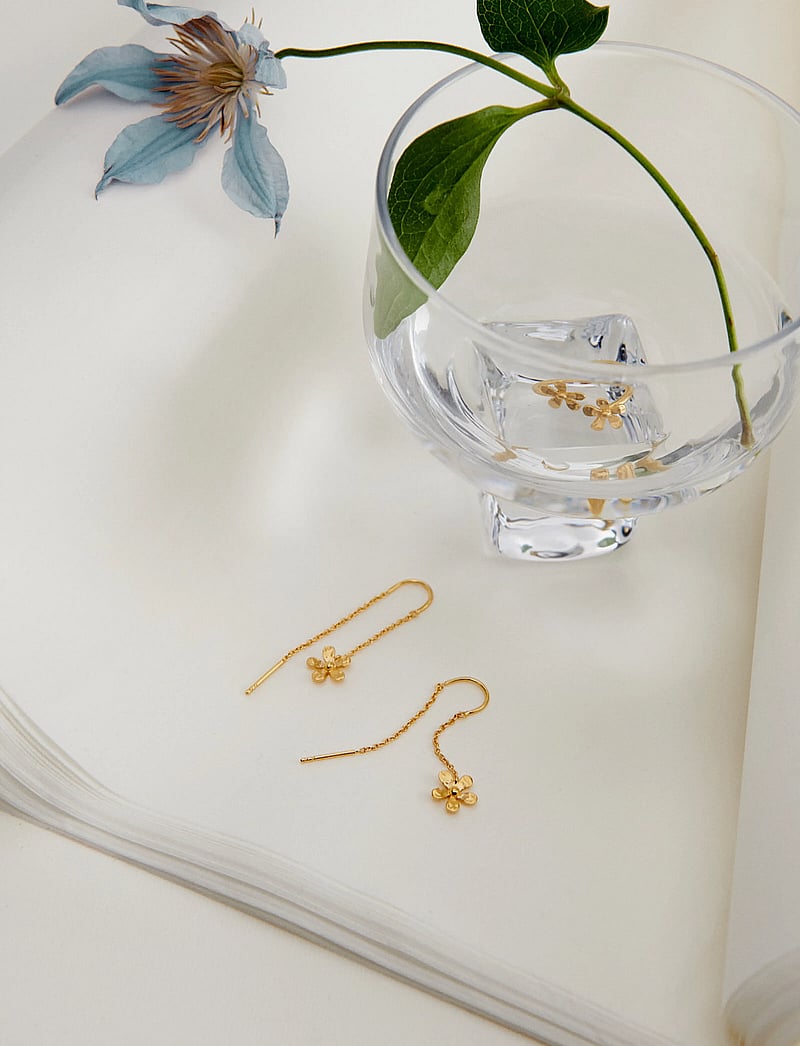 Pernille Corydon - Wild Poppy Earchains - wiszące kolczyki - gold - 3