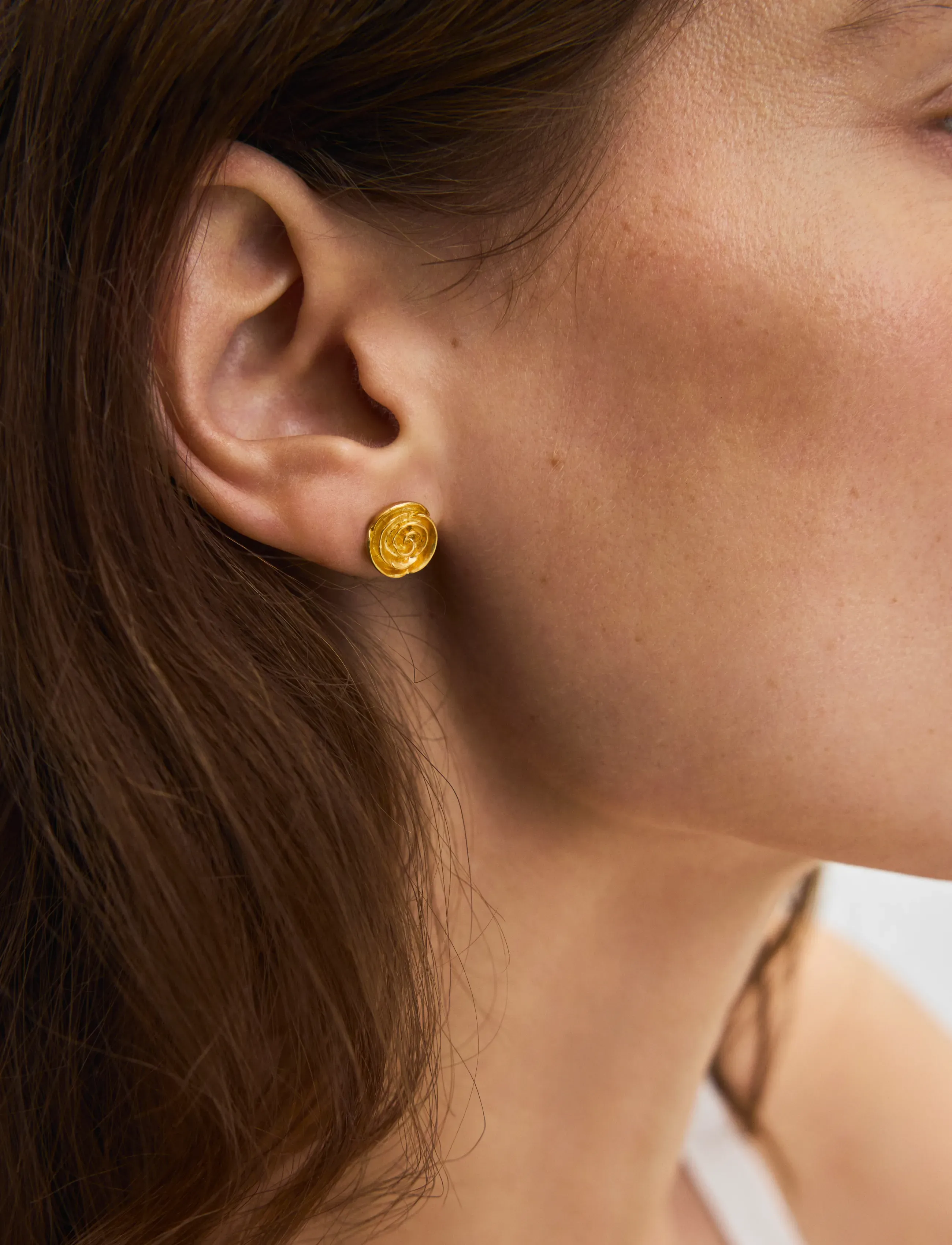 Pernille Corydon - Rose Earsticks - Ørestikker - gold plated recycled sterling silver - 1