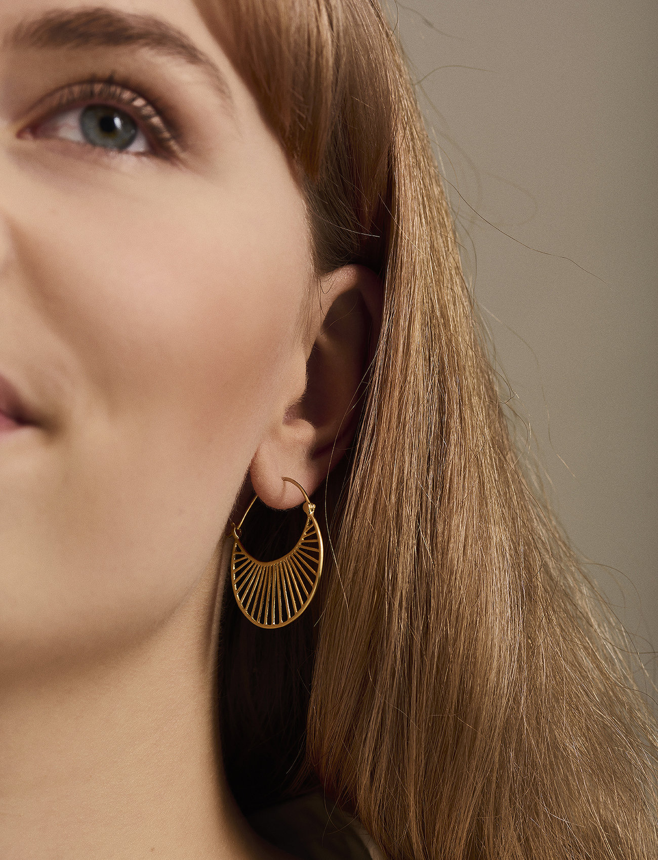 Pernille Corydon - Large Daylight Earrings 30 mm - hopen - gold plated - 0