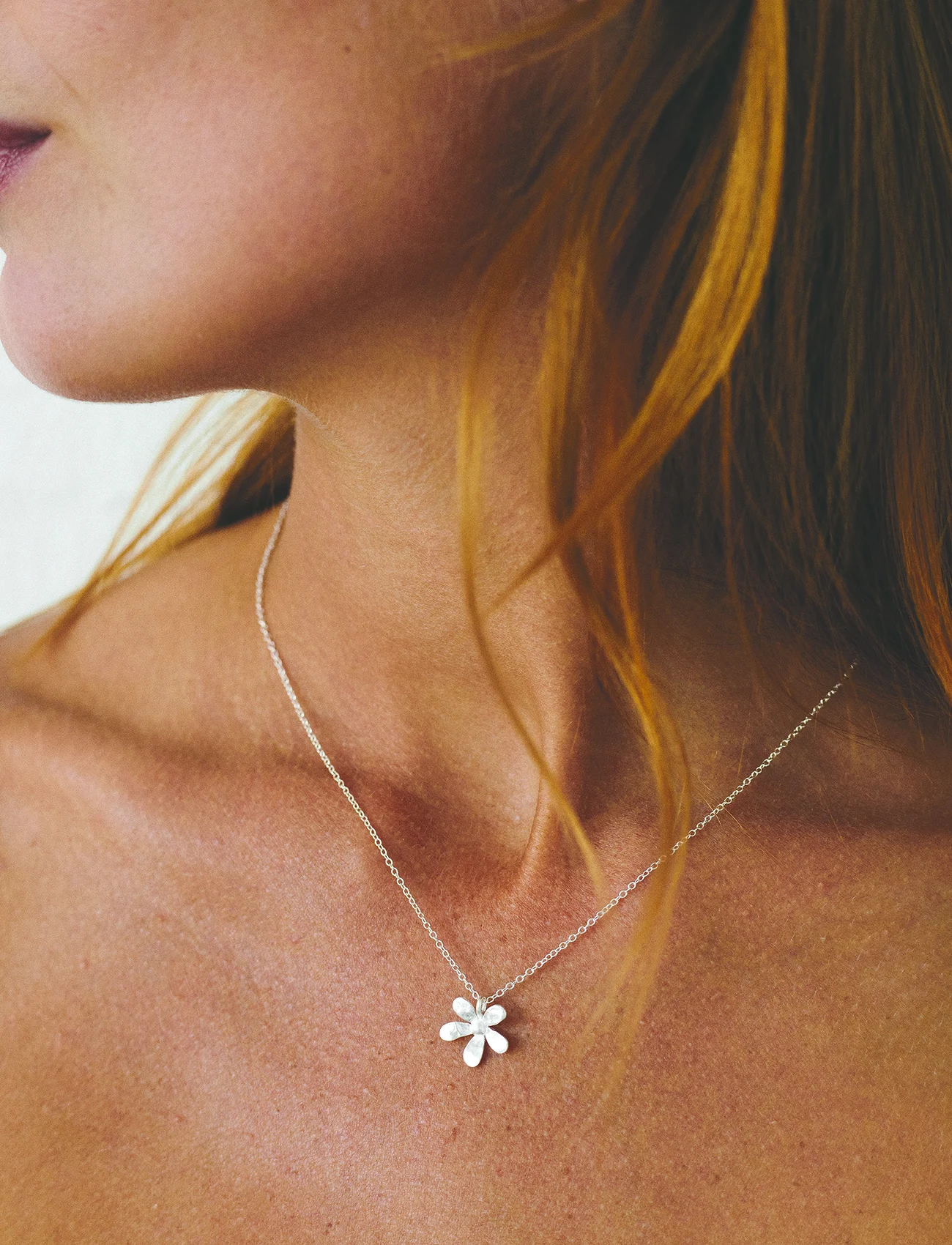 Pernille Corydon - Wild Poppy Necklace - halskjeder med anheng - gold - 0