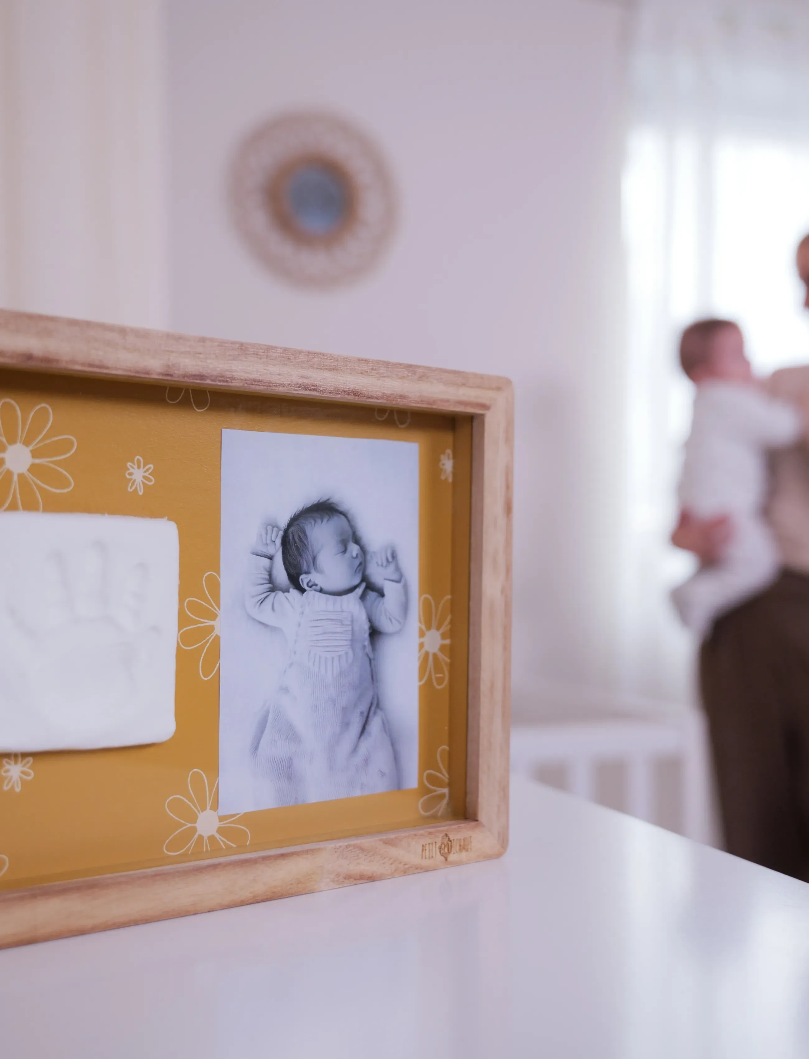 Petit Artichaut Classic Frame Daisy Ochre, Baby Fodaftryk Fotoramme, Gul, Str: ONE SIZE