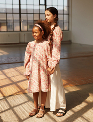 Sofie Schnoor Baby and Kids - Dress - casual jurken met lange mouwen - bright pink - 2