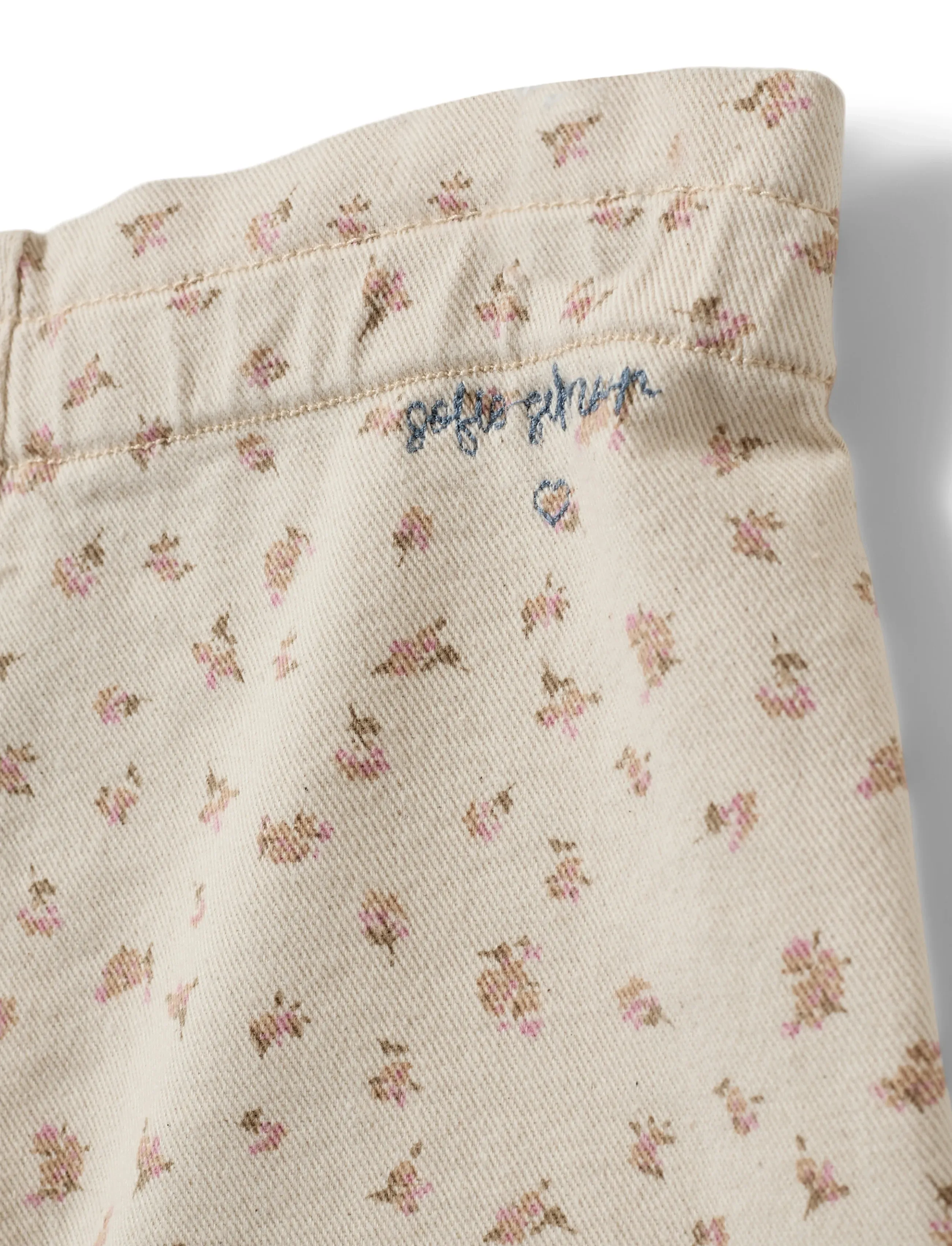 Sofie Schnoor Baby and Kids - MaiseKB Shorts - sommerschnäppchen - off white w aop - 2
