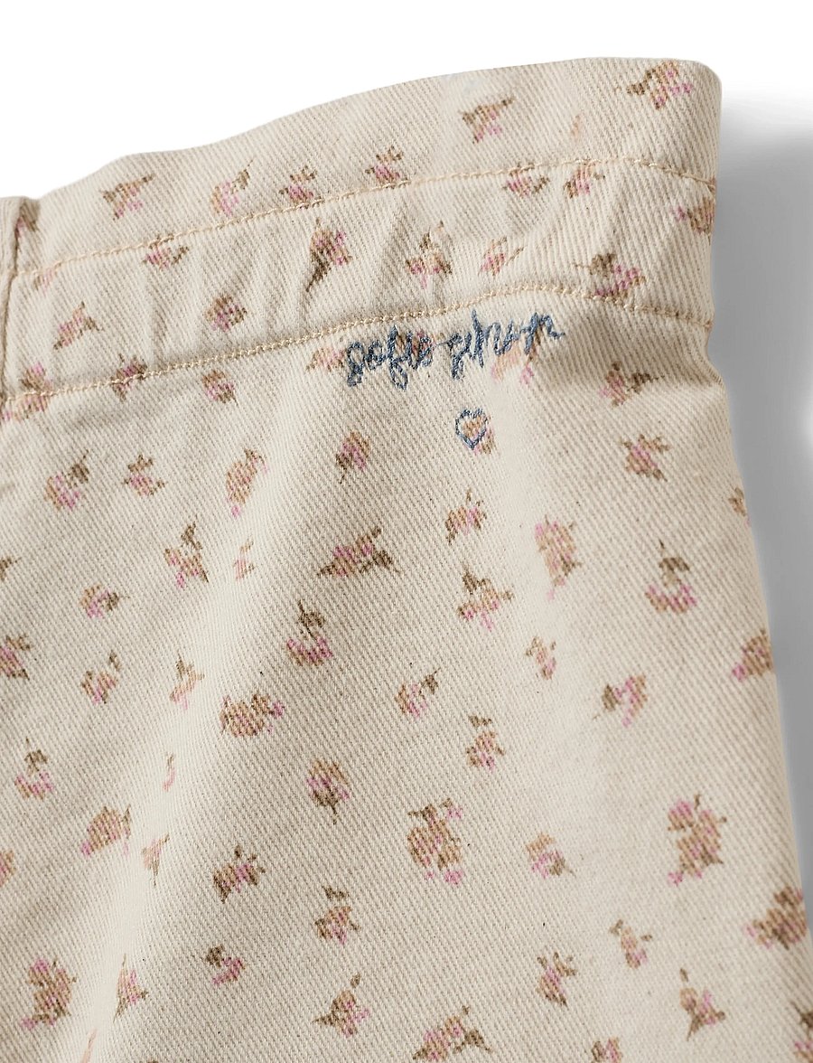 Sofie Schnoor Baby and Kids - MaiseKB Shorts - casual shorts - off white w aop - 2