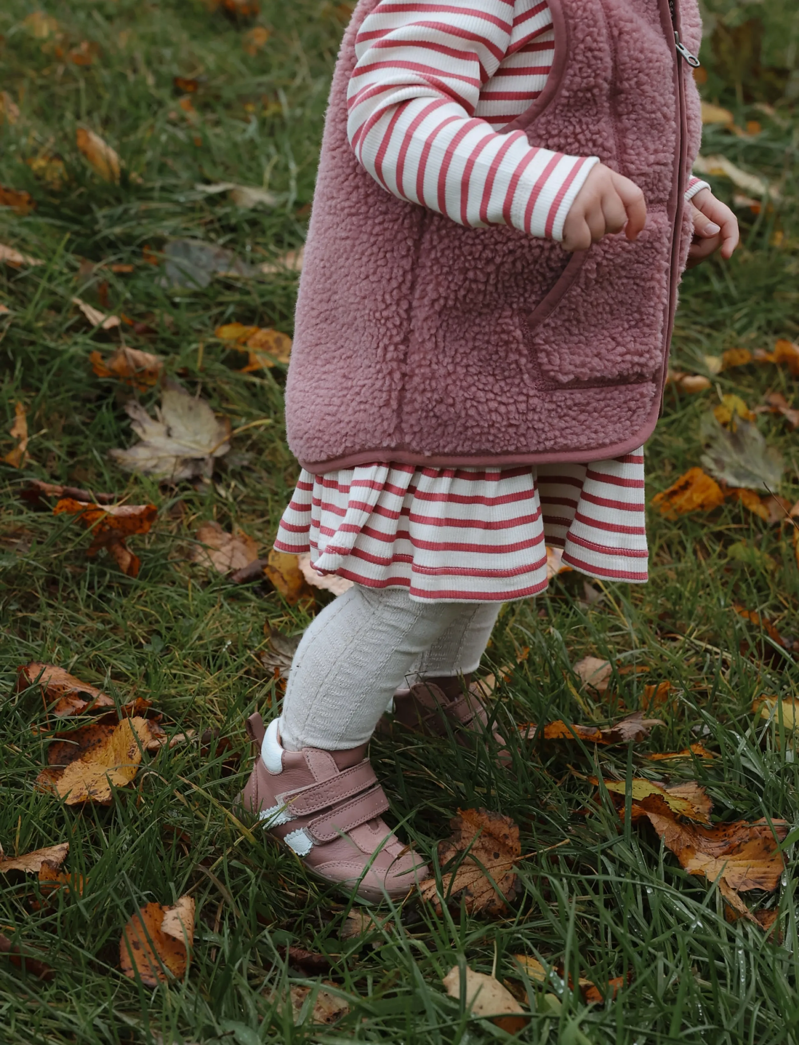 Petit Piao - PPDesino Fleece Waistcoat - shop by age - nostalgic rose - 4