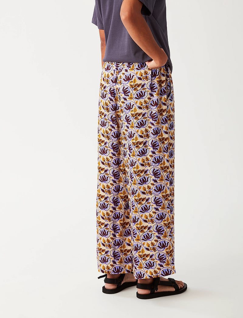 PICTURE ORGANIC CLOTHING - TYLITA PRINTED PANTS - a alpine thistle print - 4