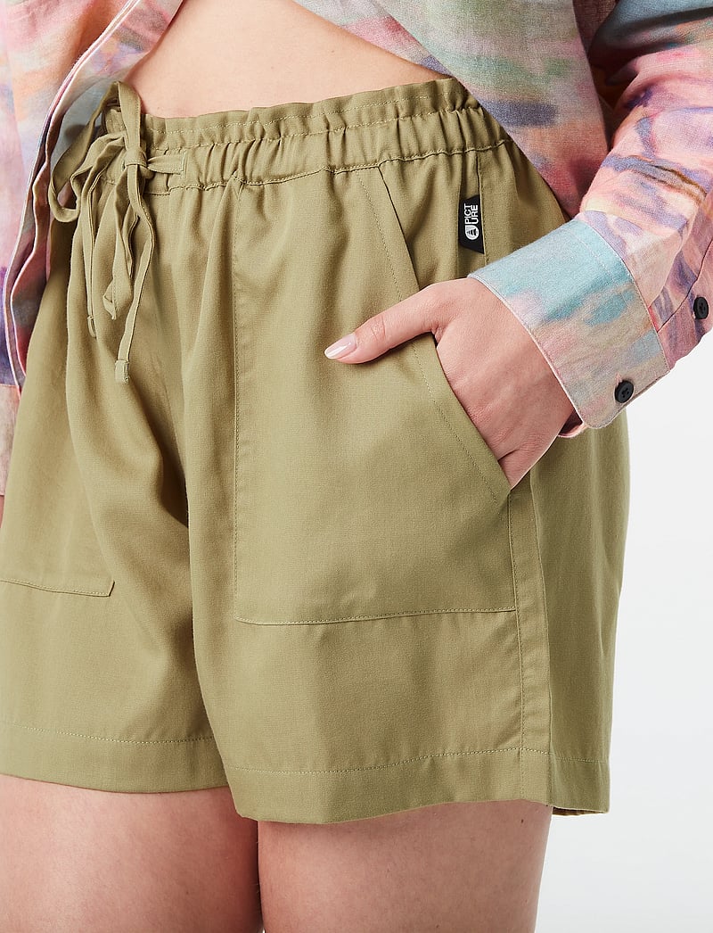 PICTURE ORGANIC CLOTHING - MILOU SHORTS - vabaaja lühikesed püksid - a aloe - 5