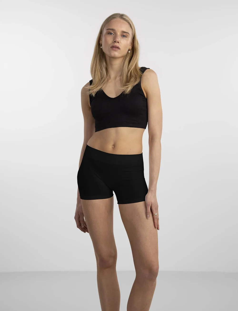 Pieces - PCLONDON MINI SHORTS NOOS BC - natshorts - black - 4