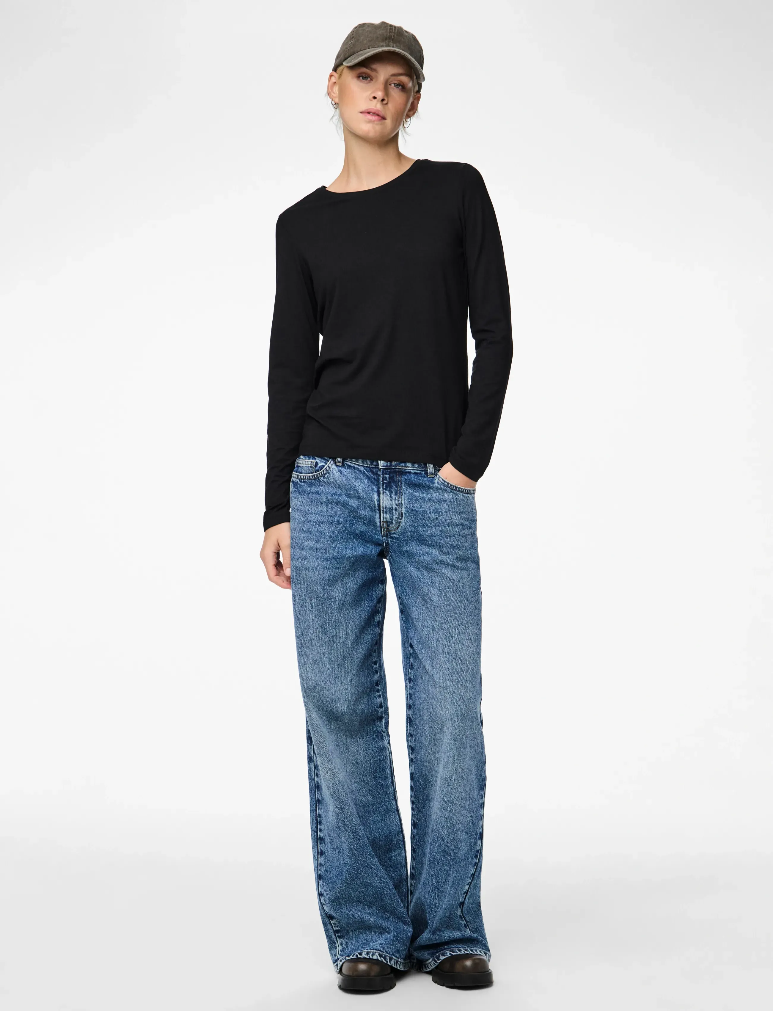 PIECES T-shirt 'PCSirene' dam – bild 7