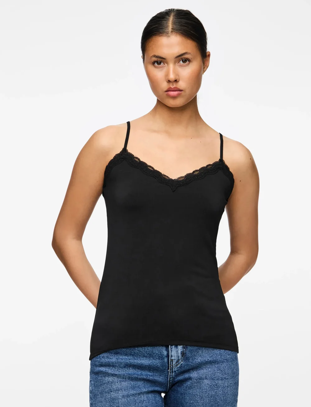 Pieces - PCKATE LACE SINGLET JRS NOOS - Överdelar - black - 0