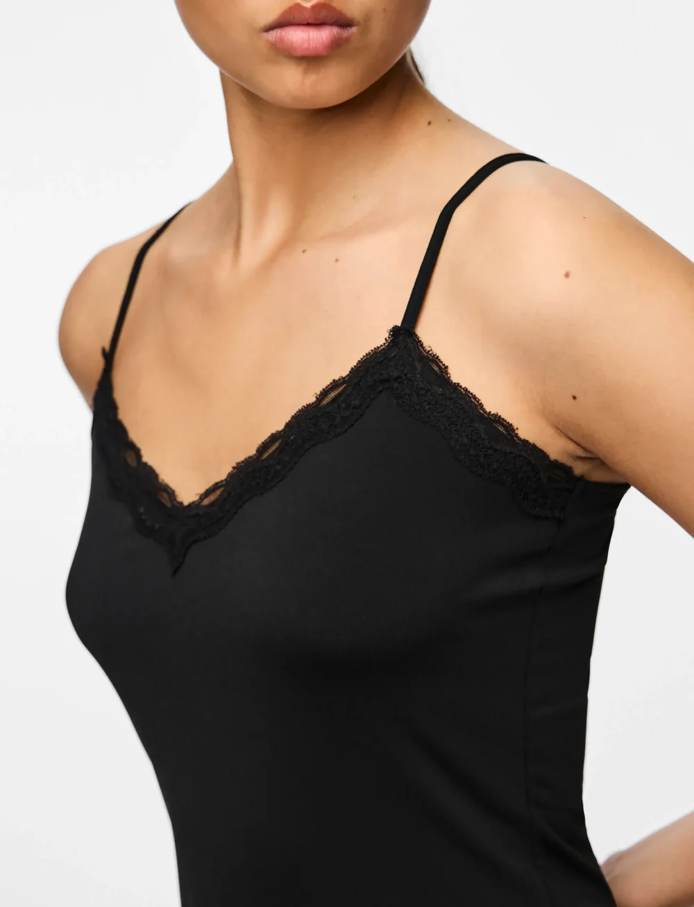 Pieces - PCKATE LACE SINGLET JRS NOOS - Överdelar - black - 4