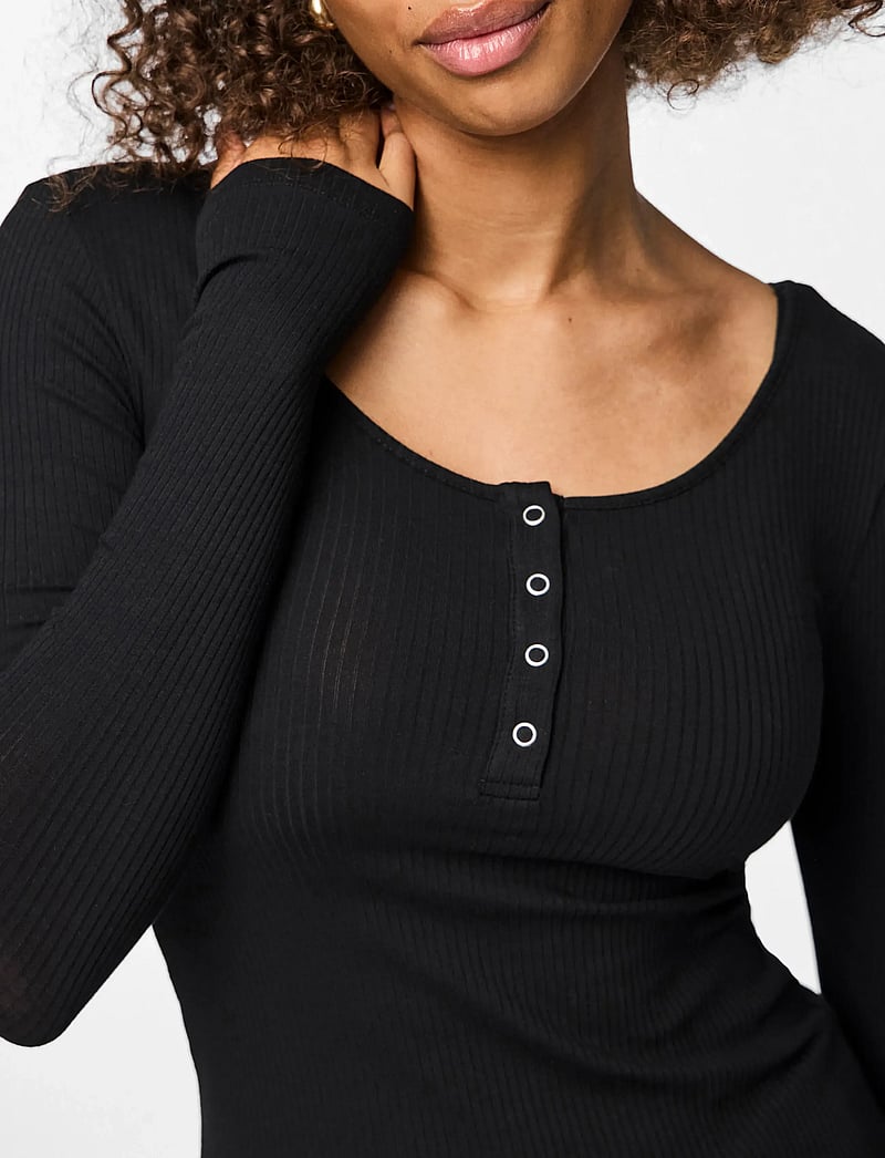 Pieces - PCKITTE LS TOP JRS NOOS BC - långärmade toppar - black - 4