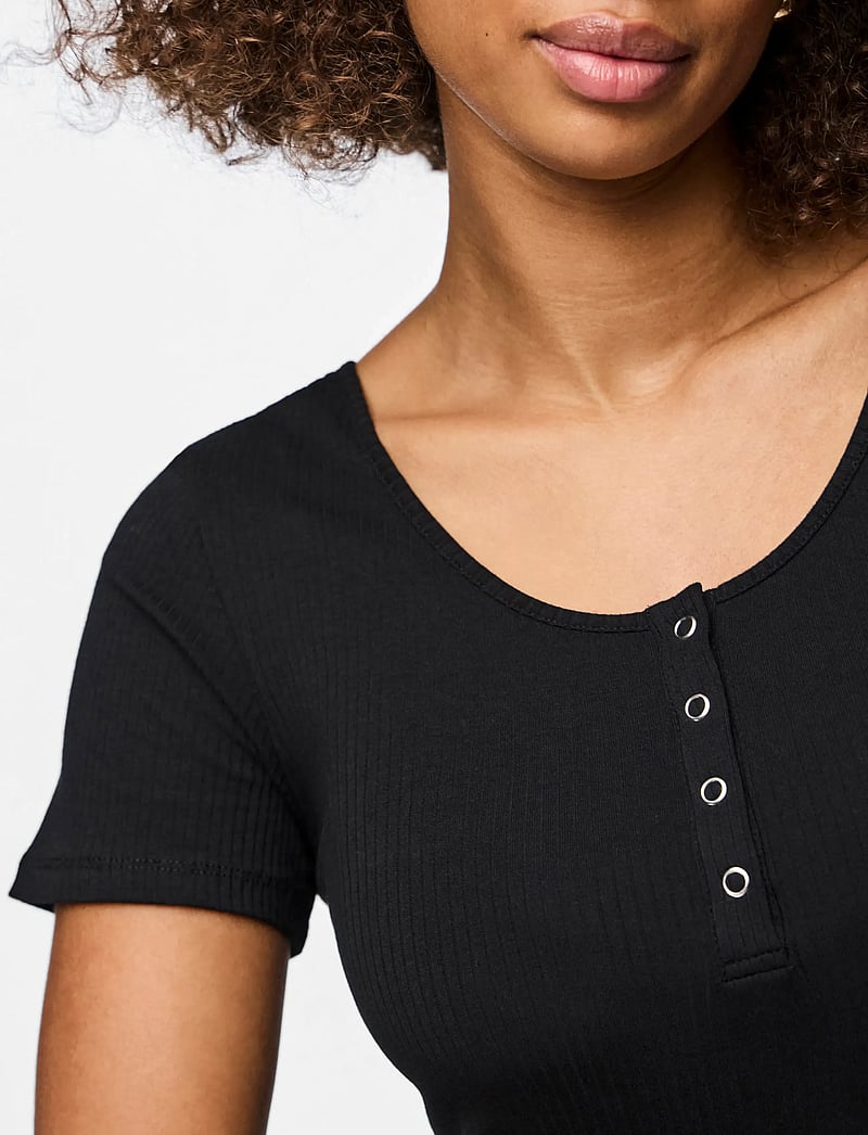 Pieces - PCKITTE SS TOP JRS NOOS BC - kortærmede bluser - black - 5