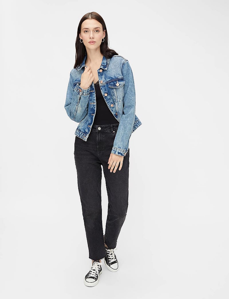 Pieces - PCBARBERA LACE TOP JRS NOOS BC - topid ja varrukateta alussärgid - black - 5