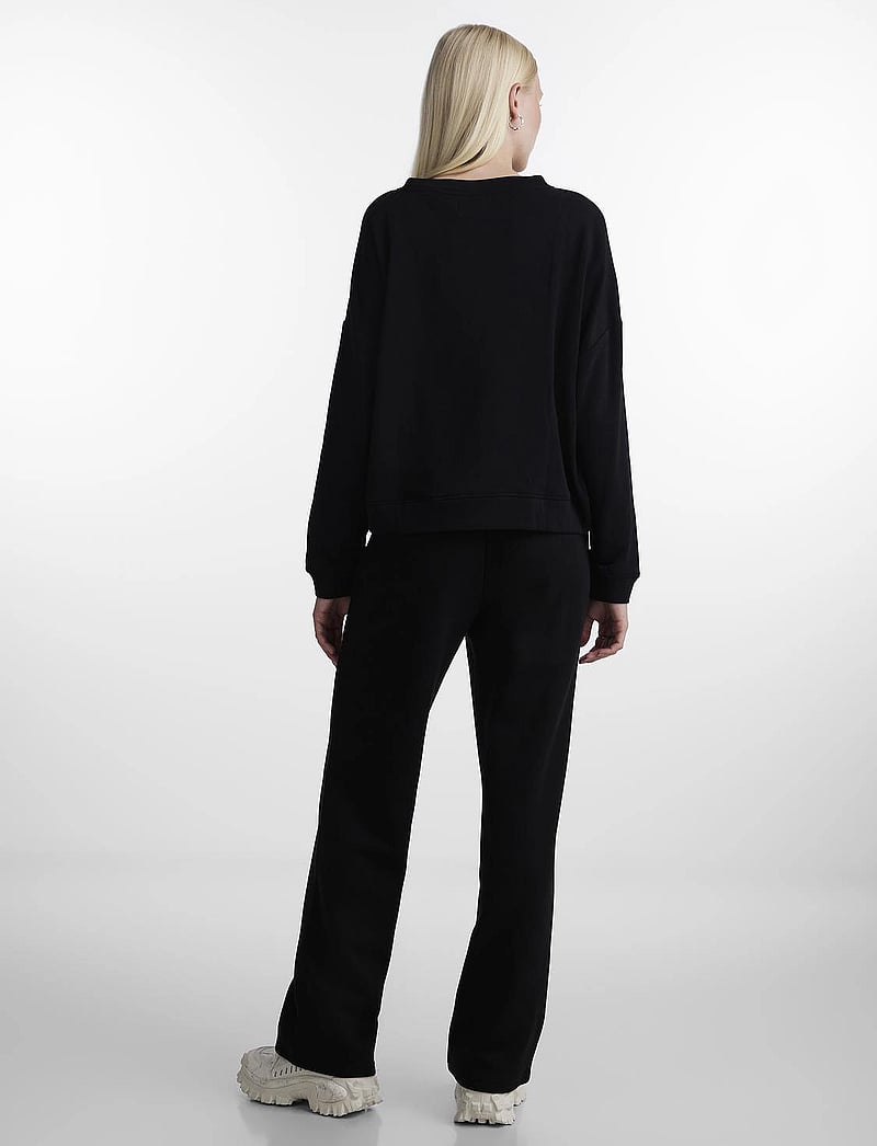 Pieces - PCCHILLI LS SWEAT NOOS BC - hverdags stil - black - 3