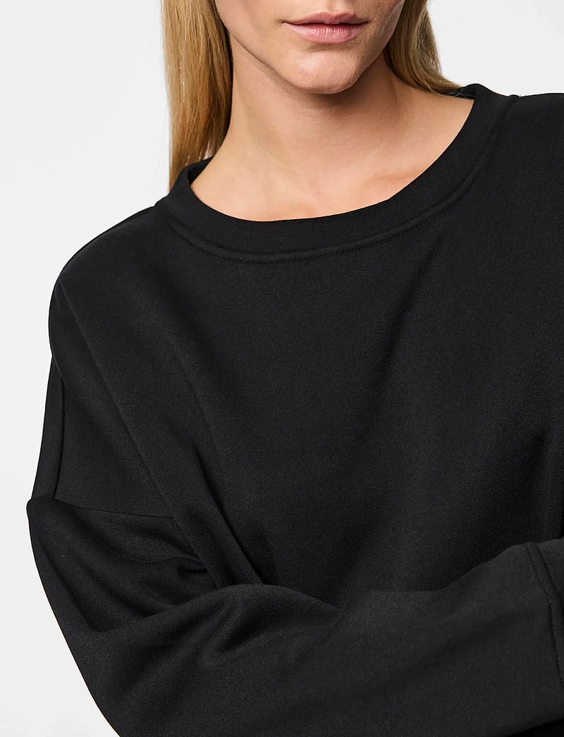 Pieces - PCCHILLI LS SWEAT NOOS BC - hverdags stil - black - 5