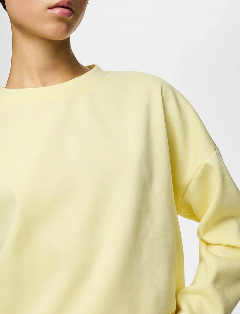 Pieces - PCCHILLI LS SWEAT NOOS BC - hverdags stil - french vanilla - 5