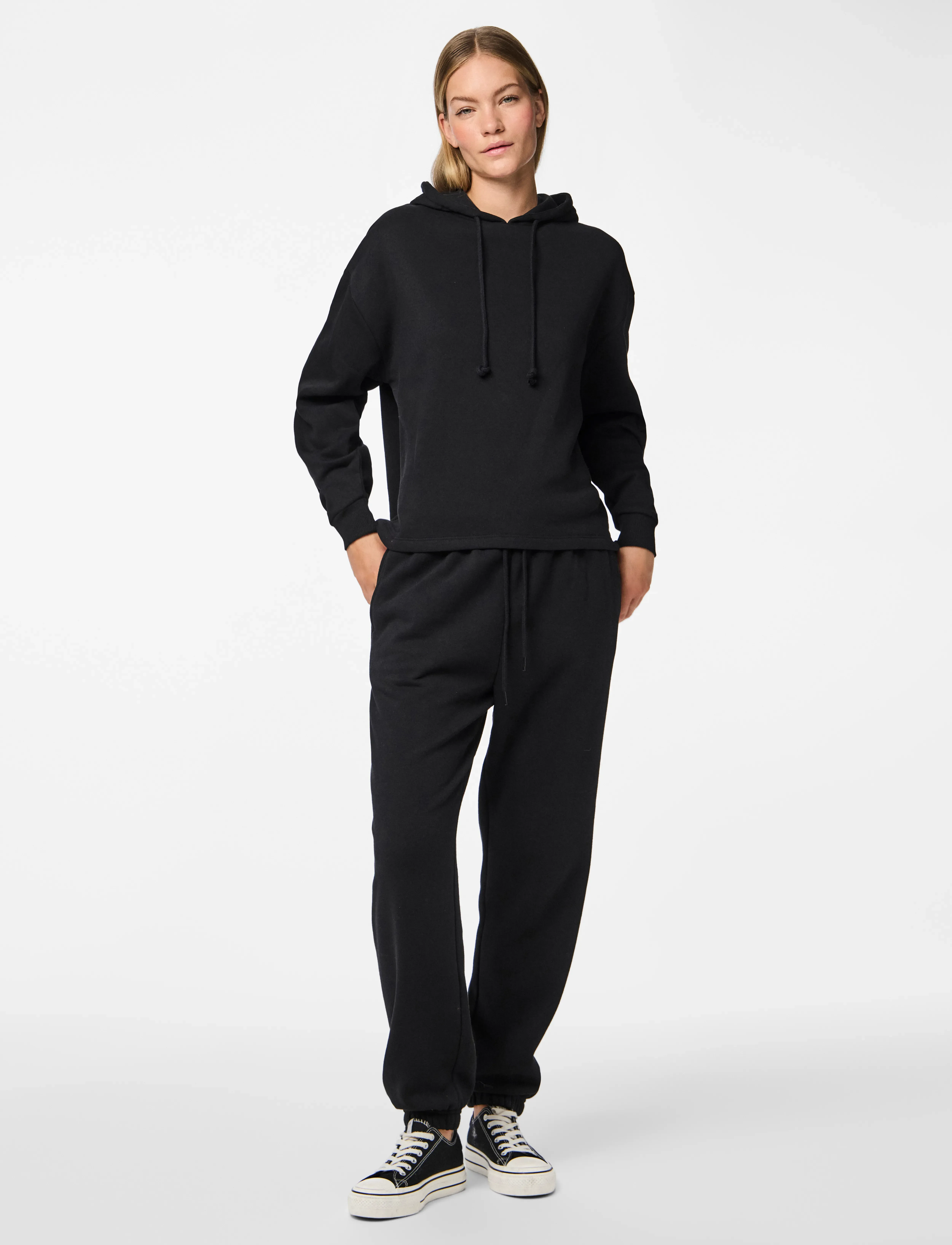 Pieces PCCHILLI HW SWEAT PANTS NOOS BC - Sweatpants - BLACK / black