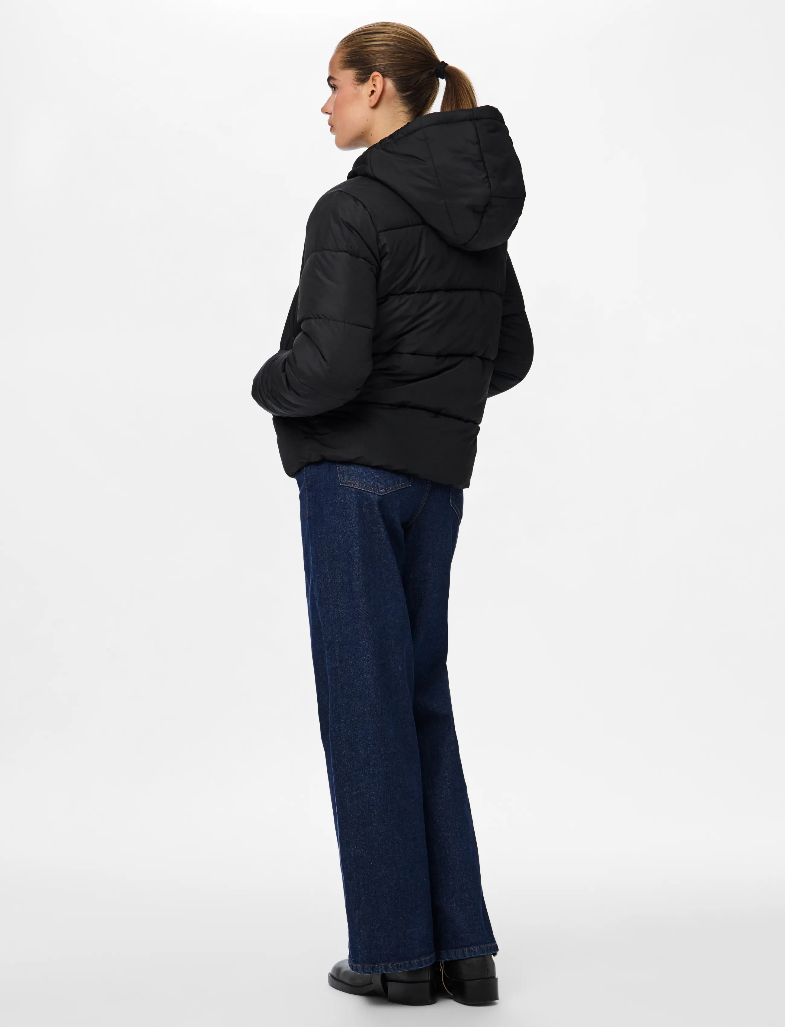Pieces - PCBEE NEW SHORT PUFFER JACKET NOOS BC - winter jacket - black - 3