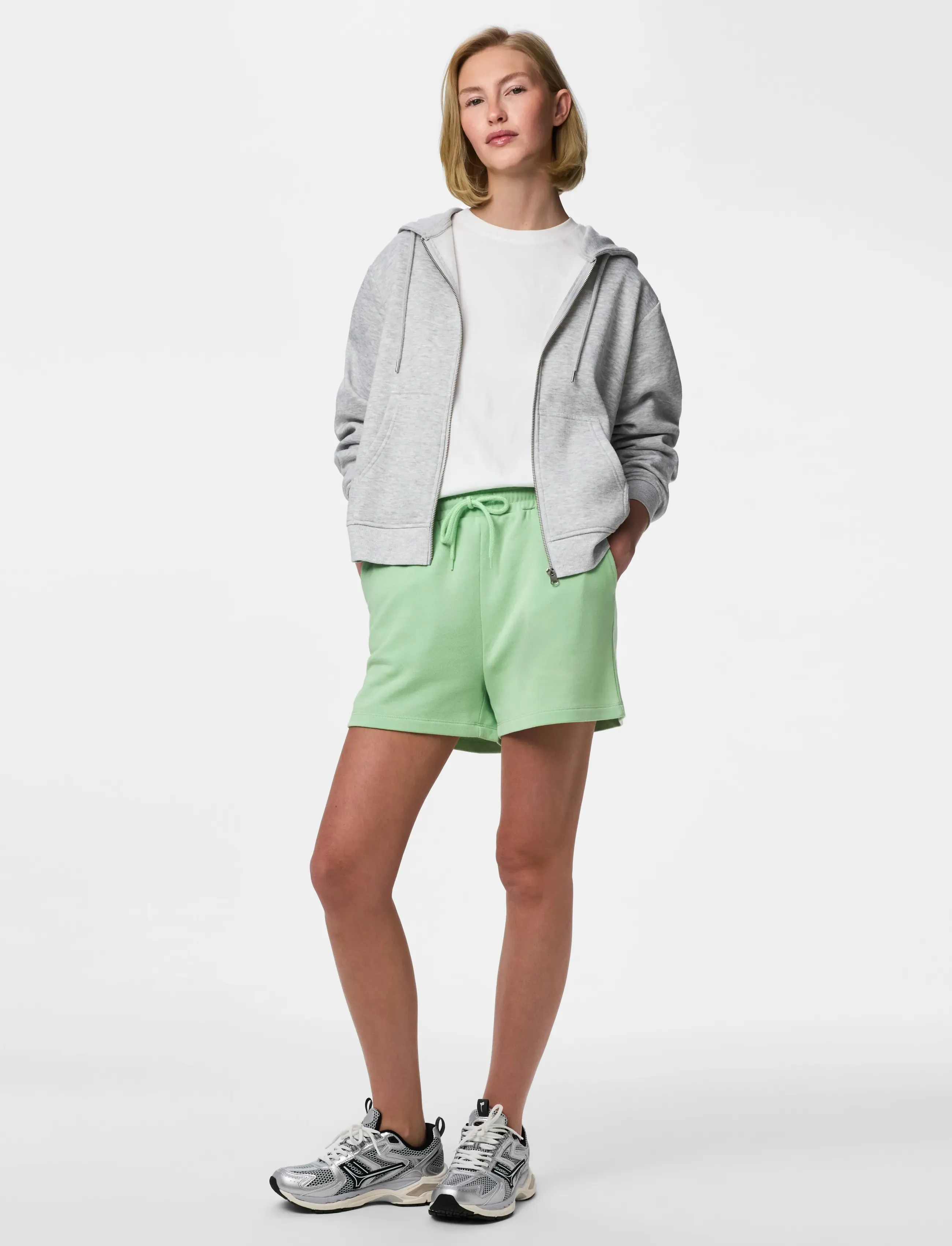Pieces - PCCHILLI SUMMER HW SHORTS UB NOOS BC - sweatshorts - sprucestone - 4