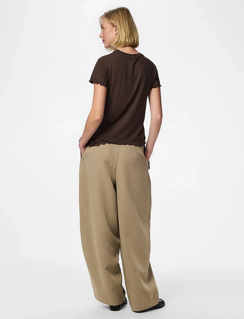 Pieces - PCNICCA SS O-NECK TOP JRS NOOS - t-shirts - hot fudge - 3