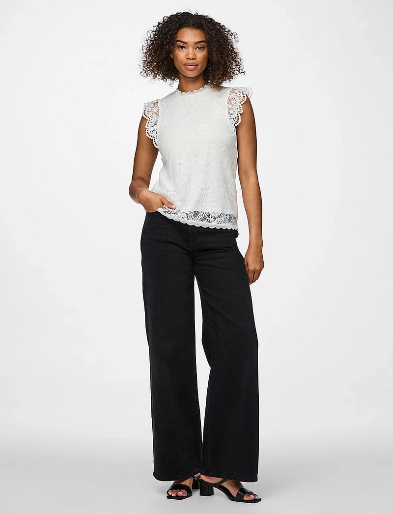 Pieces - PCOLLINE SL LACE TOP WVN NOOS - topid ja varrukateta alussärgid - cloud dancer - 5