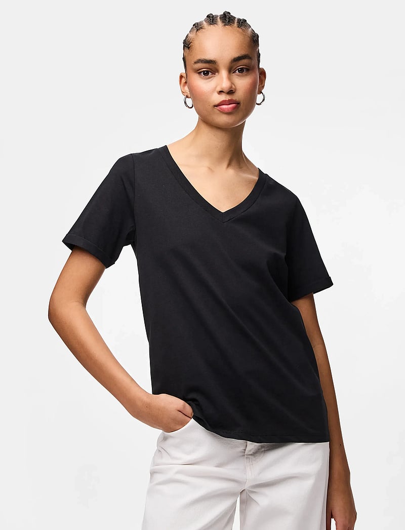 Pieces - PCRIA SS V-NECK SOLID TEE JRS NOOS BC - t-särgid - black - 0