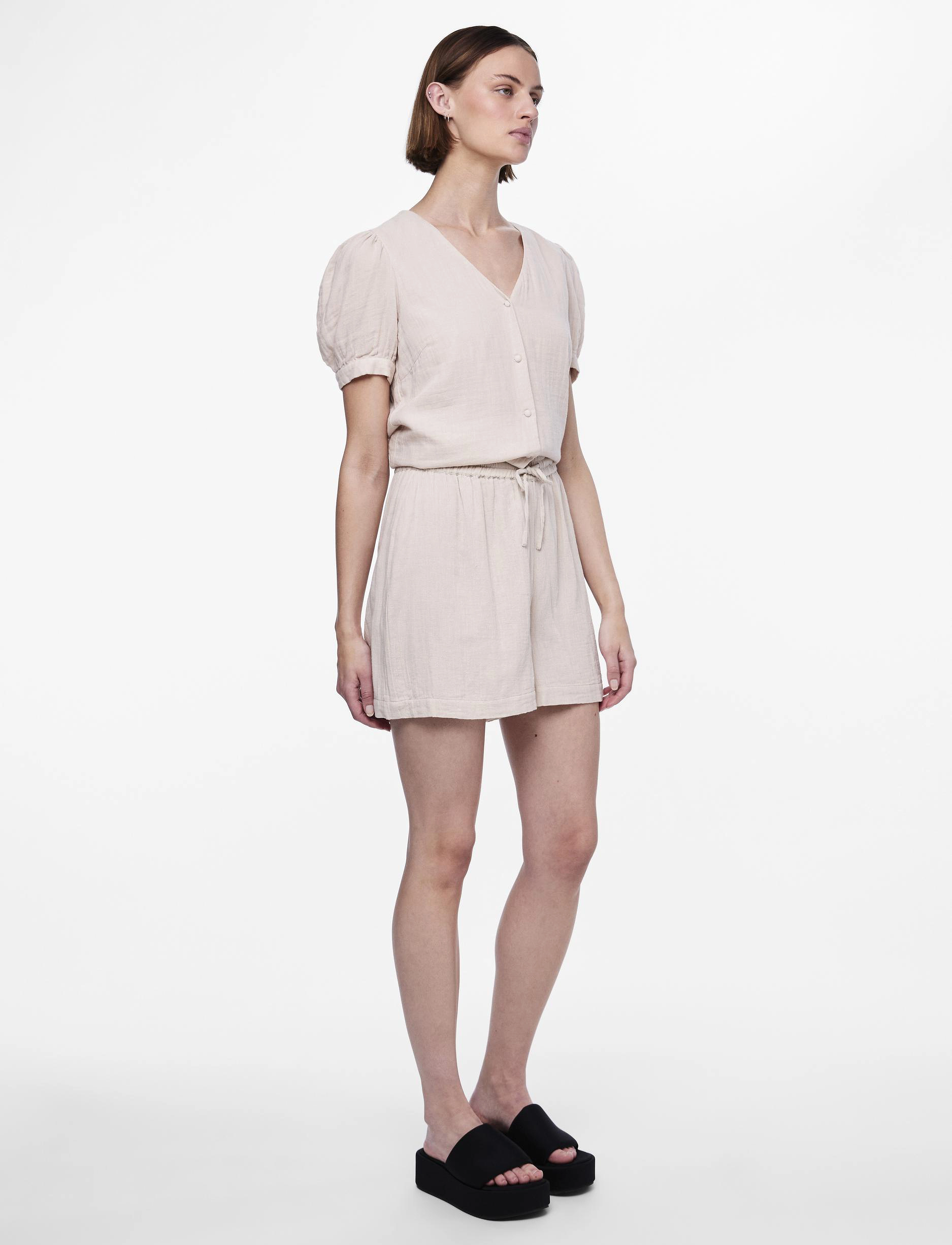 Pieces - PCMASTINA HW SHORTS - laveste priser - silver gray - 4