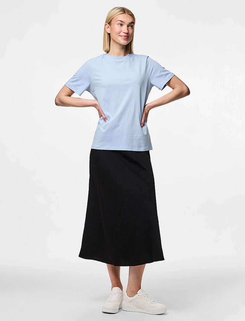 Pieces - PCRIA SS SOLID TEE JRS NOOS BC - t-shirts - cashmere blue - 4