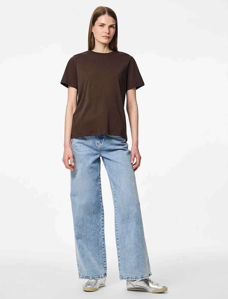 Pieces - PCRIA SS SOLID TEE JRS NOOS BC - t-shirts - hot fudge - 0