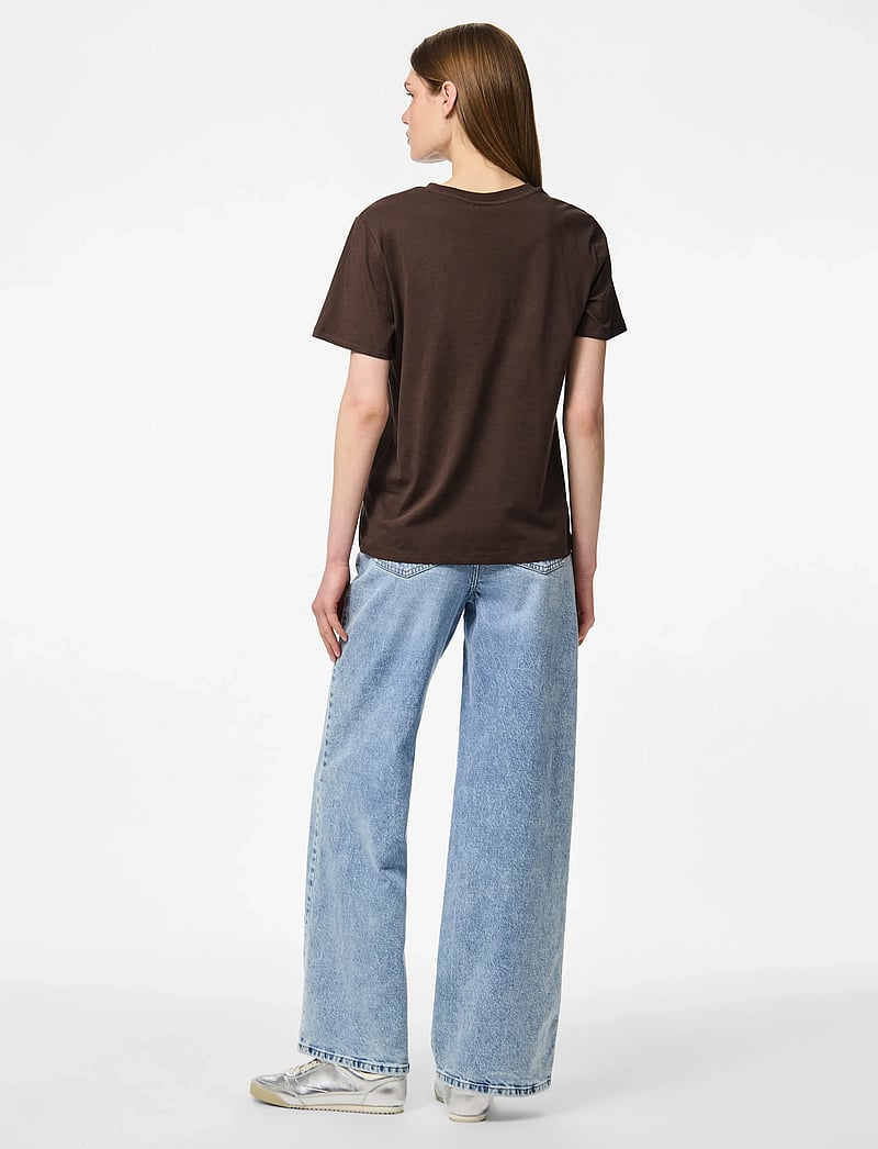 Pieces - PCRIA SS SOLID TEE JRS NOOS BC - t-shirts - hot fudge - 4