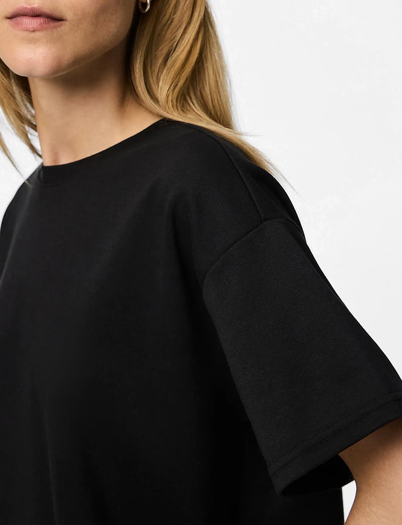 Pieces - PCSKYLAR SS OVERSIZED TEE JRS NOOS - t-shirts - black - 5