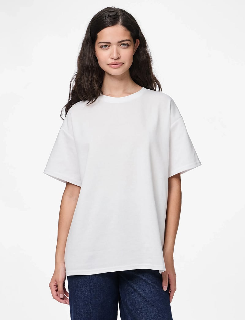 Pieces - PCSKYLAR SS OVERSIZED TEE JRS NOOS - t-shirts - bright white - 0