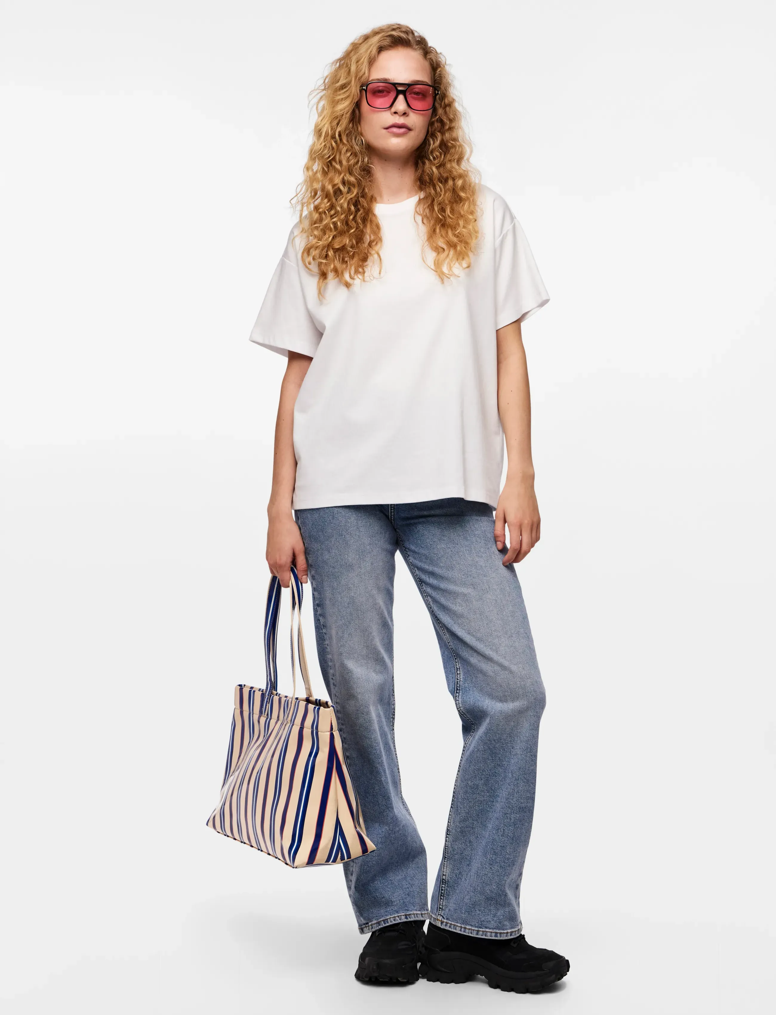 Pieces - PCSKYLAR SS OVERSIZED TEE JRS NOOS - t-shirts - bright white - 5