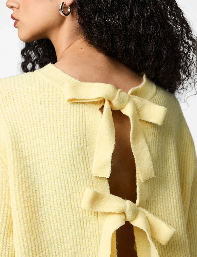 Pieces - PCSILLY LS REV TIE KNIT NOOS BC - pullover - pale banana - 5