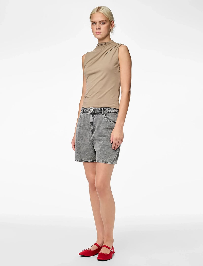 Pieces - PCMADISON SL DRAPED TOP JRS NOOS BC - Ärmellose blusen - taupe gray - 4