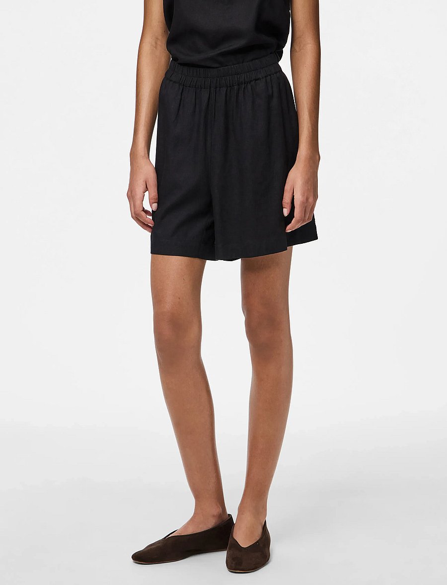 Pieces - PCPIA MW SHORTS WVN NOOS - leinen-shorts - black - 0