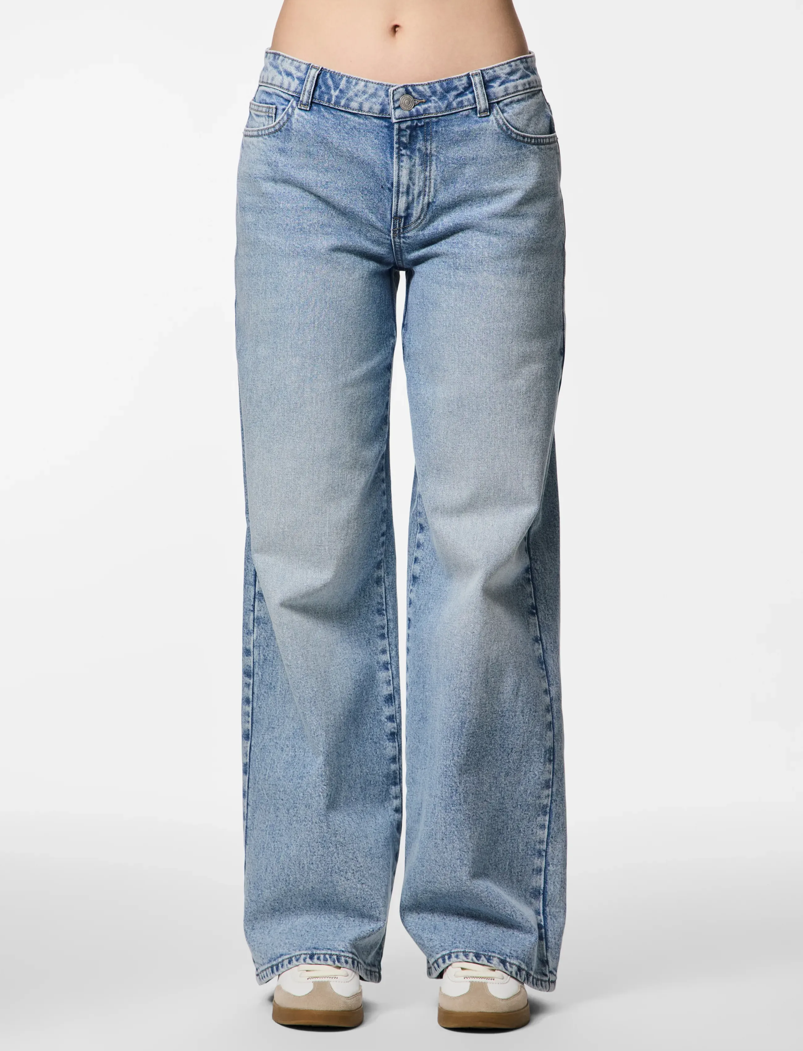 Pieces PCSELMA LW WIDE JEANS LB NOOS BC - Kläder - LIGHT BLUE DENIM / blue