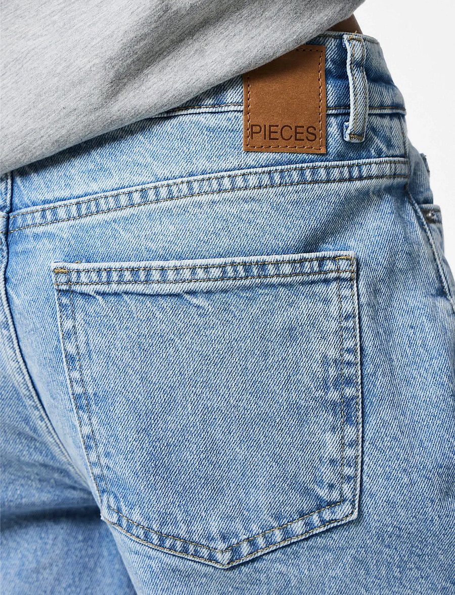 Pieces - PCSELMA LW WIDE JEANS LB NOOS BC - hosen mit weitem bein - light blue denim - 5