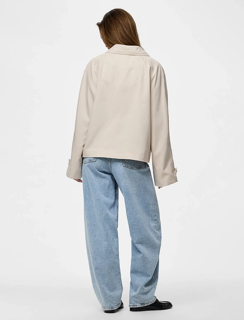 Pieces - PCSCARLETT LS SHORT TRENCHCOAT NOOS BC - frühlingsjacken - silver gray - 3